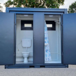 Contenedor sanitario con ducha, inodoro y urinario