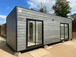 Cabaña Prefabricada Edison, 8x3m con Dormitorio y Baño Integrado - Imagen 2