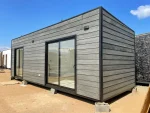 Cabaña Prefabricada Edison, 8x3m con Dormitorio y Baño Integrado