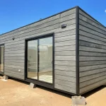 Cabaña Prefabricada Edison, 8x3m con Dormitorio y Baño Integrado